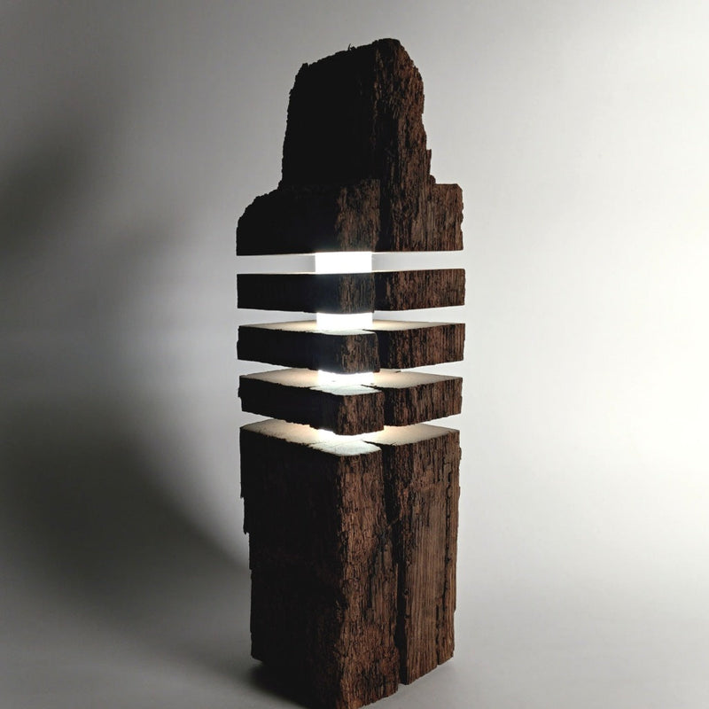 Torn 2 Stehlampe – recyceltes Fachwerkholz handgefertigt — Handworkz