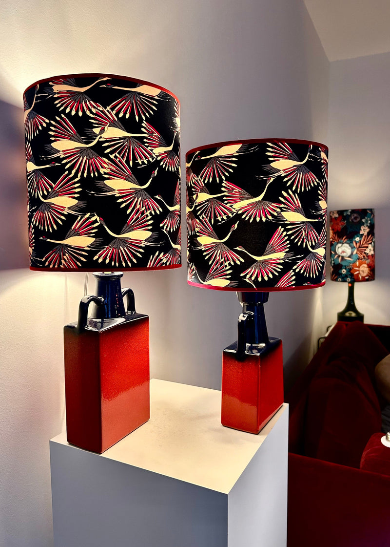 Walter Brecht Vasenlampen Paar mit japanischen Kranich-Schirmen – 1970er WGP — Roomlight Studio