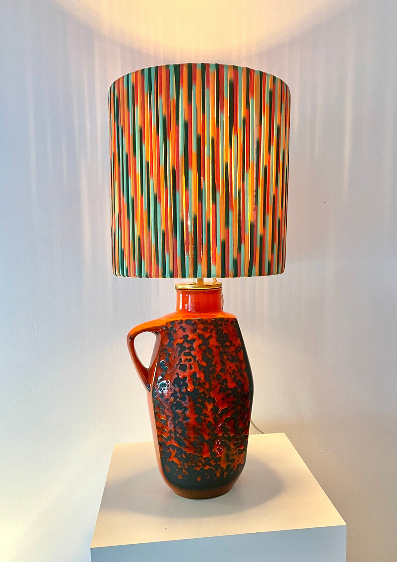 Fat Lava 70er Jahre Tischlampe von S.P. Gerz - mit Pop Weave Schirm — Roomlight Studio