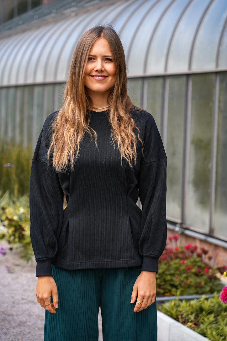 Nayala long black sweater – oversized | elegant | organic — Vivien Joy