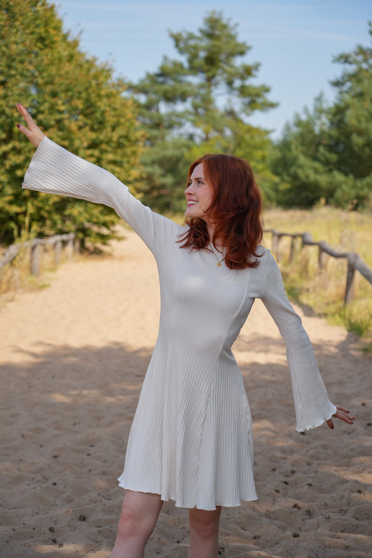 Lya Dress Creamy White – B-Stock | Organic Cotton | Feminine & Sustainable — Vivien Joy