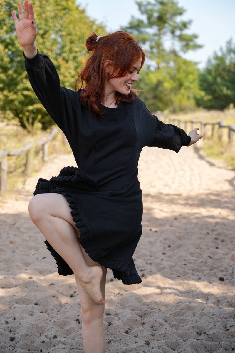 KAYLA Kleid Black – Bio-Baumwolle, Ballonärmel, elegant & lässig — Vivien Joy