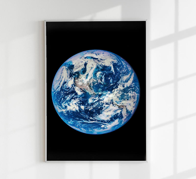 Planet Earth Astronomical Poster – UV-resistente Archivtinte — Patroa Studio
