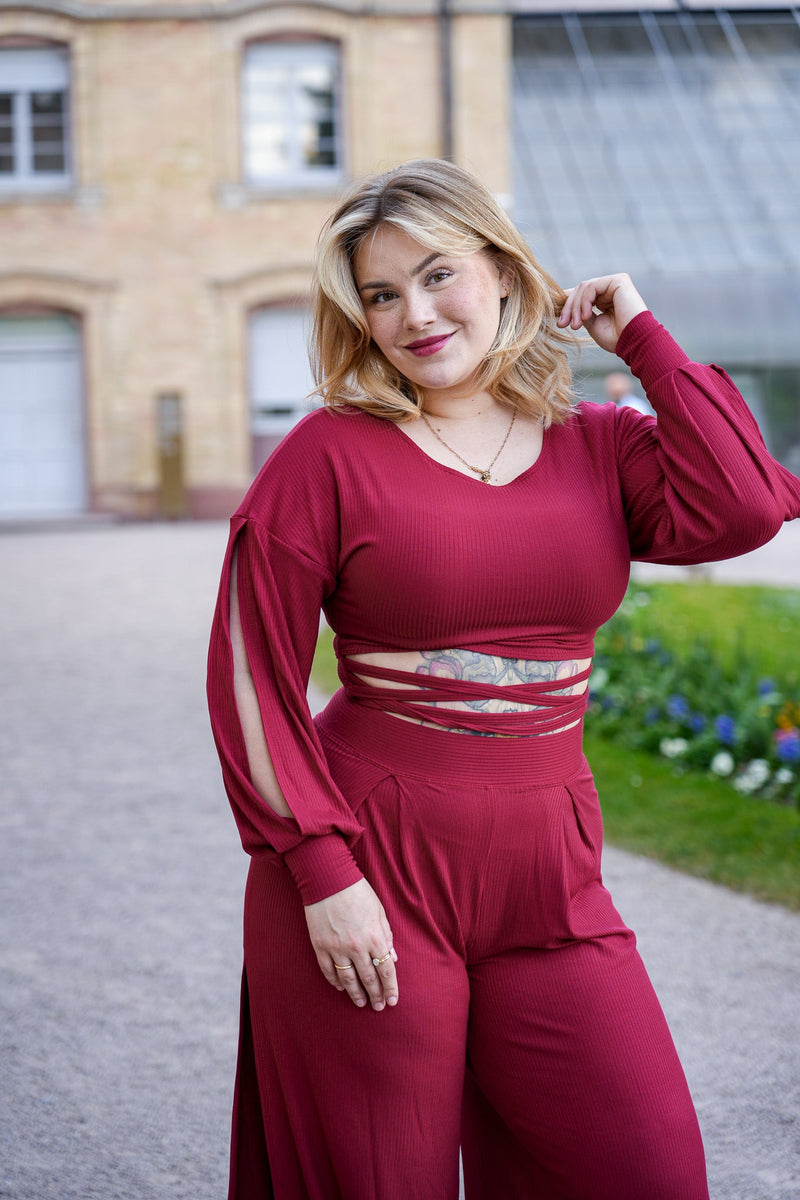 Farrah Flower Pullover Berry – Tencel™ Cropped Pullover with Lacing — Vivien Joy