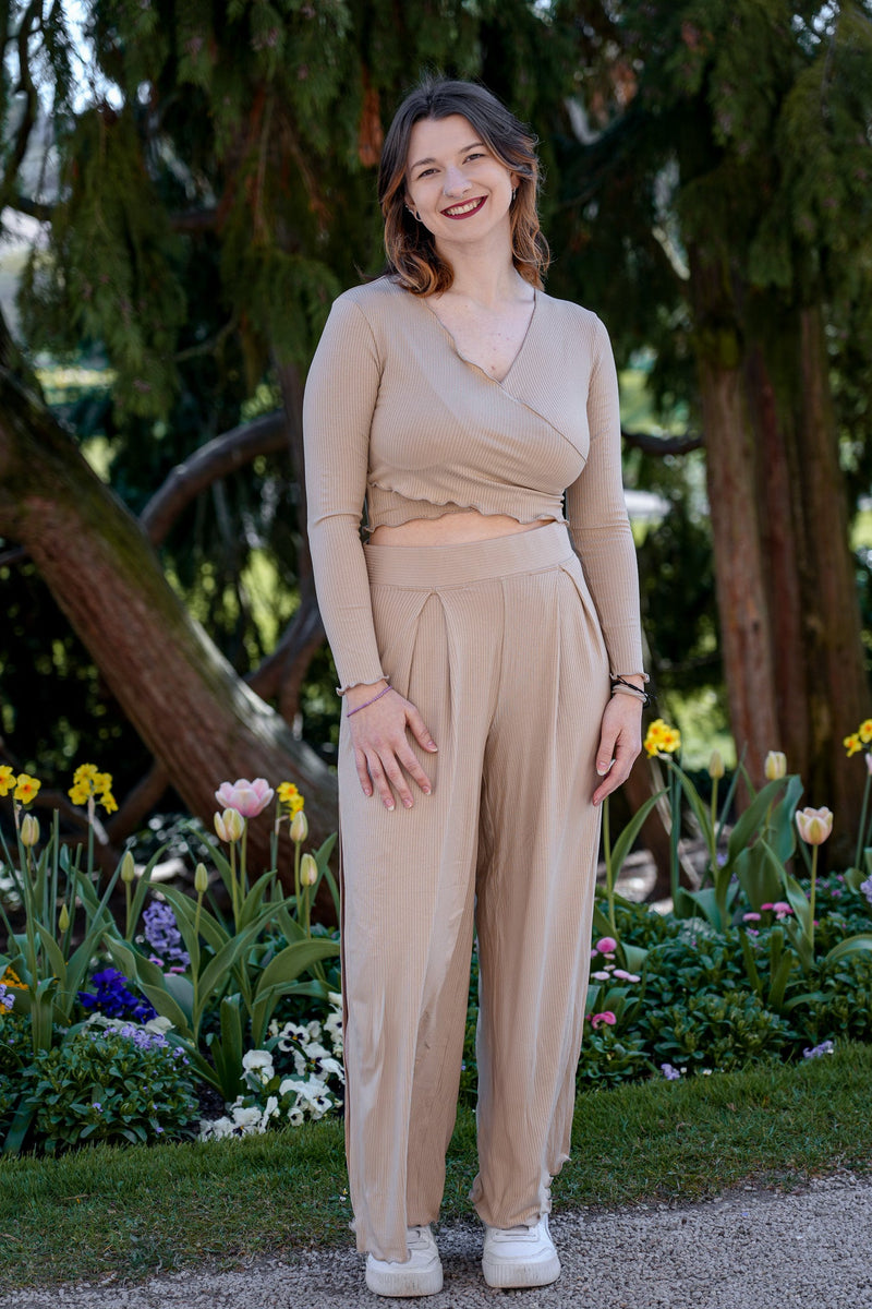 Farrah Comfy Pants Warm Sand – TENCEL™ Modal Wide Leg Fabric Trousers — Vivien Joy