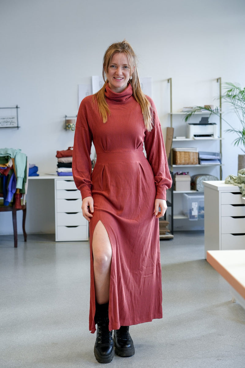 AILA Comfy Dress – ECOVERO™ Viscose Oversized Rippstrick Cider — Vivien Joy