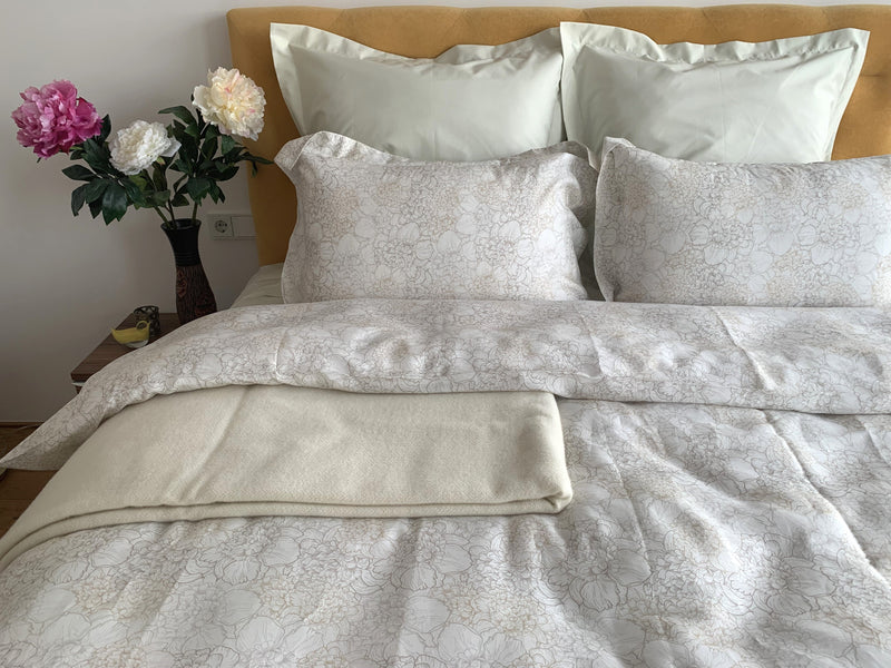 Bed Linen Set Emma 60% Linen 40% Tencel – Floral Nature — von der Thannen Luxury Bedding