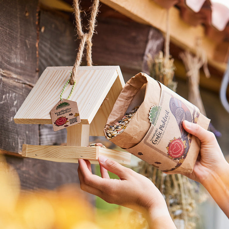 Bird feeder with large meal - 100% natural wood — Die Stadtgärtner