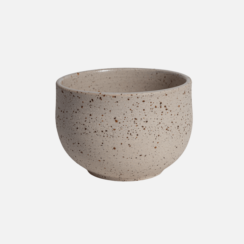 Ocha Teetasse mit Spots – Handgemacht Beige Ton 325 ml — Mura Mura Ceramics