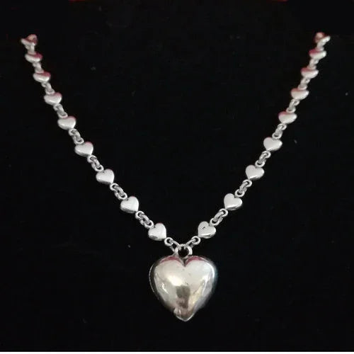 Traditional necklace “Herzerl” – heart pendant made of rhinestones or polished metal — I bin I Schmuck und Werk