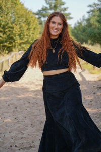 Marleen Crop Jumper Black – Elegant Design | Corduroy | Balloon Sleeves — Ansicht 3
