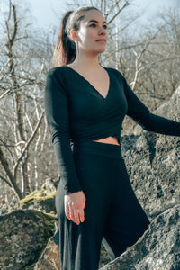 FARRAH Crop Pullover black - wrap design with ruffles — Ansicht 9
