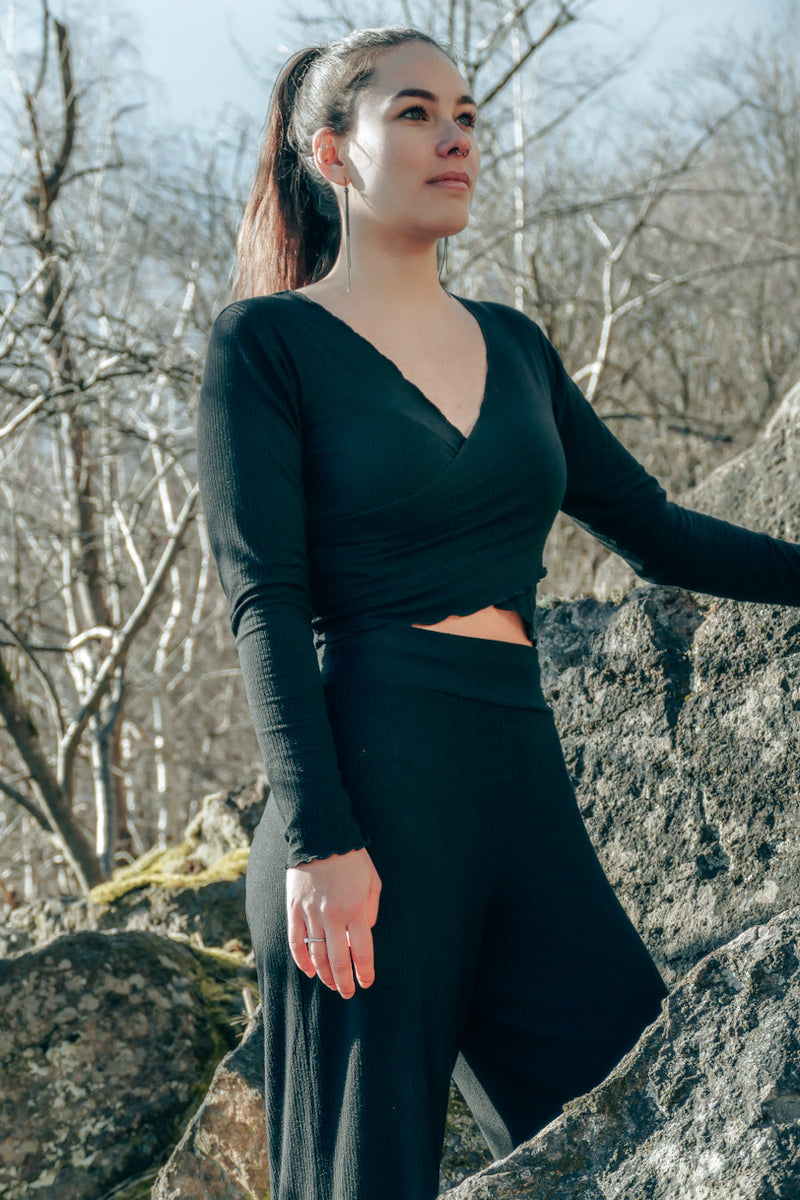 FARRAH Crop Pullover black - wrap design with ruffles — Ansicht 9