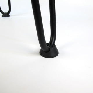 Couchtisch aus altem Weinfassdeckel Ø53cm schwarz "ohne Prägung" – Handgefertigt | Nachhaltig | Modern