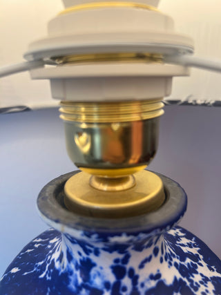 Vintage DDR-Vase als Tischlampe