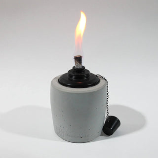 Torya | Gartenfackel aus Beton – Elegant | Modern | Langlebig