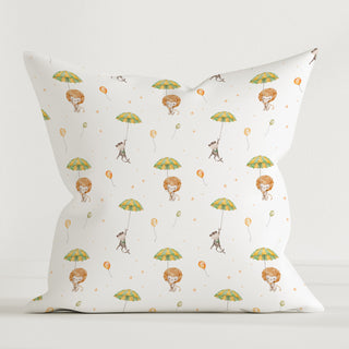 Leslis Löwe & Affe Dekokissen 40×40 cm aus OEKO‑Tex Baumwolle – Zirkus‑Stil mit Savannenmagie, hautfreundlich und langlebig
