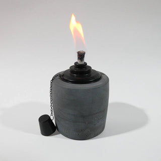 Torya | Gartenfackel aus Beton – Elegant | Modern | Langlebig