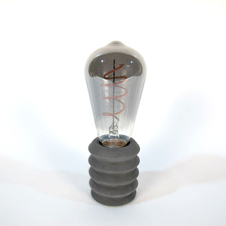 Jiro | Tischlampe aus Beton – Modern | Handgefertigt | Dimmbare LED-Kompatibilität