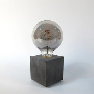 Vespera | Tischlampe aus Beton 10x10cm