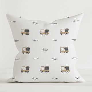 Kinder Dekokissen mit Bagger-Motiv aus OEKO‑Tex Baumwolle, 40x40 cm, sanfte Farben, langlebiger wasserbasierter Druck – ideal für kleine Baustellenfans.
