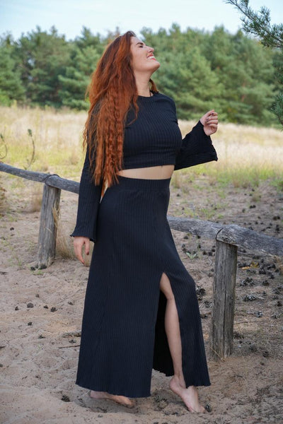 Lya long skirt black – Flowing cut | Soft elastic waistband | Side slit