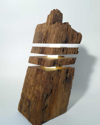 Torn Designer Stehlampe – Recyceltes Holz | Handarbeit | Exklusives Design