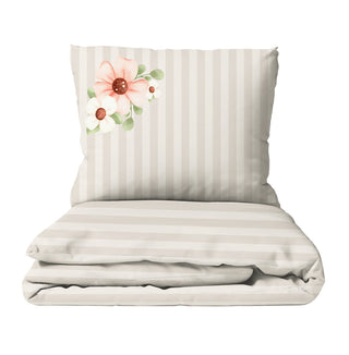 Leslis „Hasenfamilie“ Kinderbettwäsche mit Mama & Baby Hase, OEKO‑Tex, GOTS‑Farben, wahlweise Satin‑Baumwolle oder Musselin, Standardgrößen 100×135/40×60 & 135×200/80×80.
