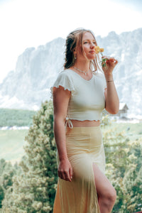FARRAH Crop T-Shirt Shell Weiß – Tencel & Elasthan mit Rüschen — Ansicht 2