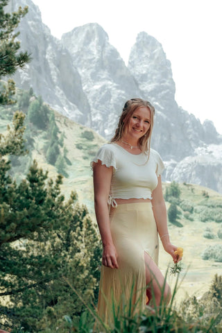 FARRAH Midiskirt mellow – High-Waist Rippenrock | Schlitzdesign | Nachhaltig gefertigt