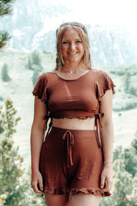 FARRAH Crop T-Shirt Pecan – Bauchfrei mit Schnürung & Schmetterlingsärmel — Ansicht 5