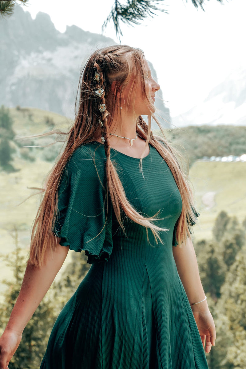 FARRAH Comfy Dress Deep Green – Tailliert mit Rüschensaum & Glockenärmeln — Ansicht 14