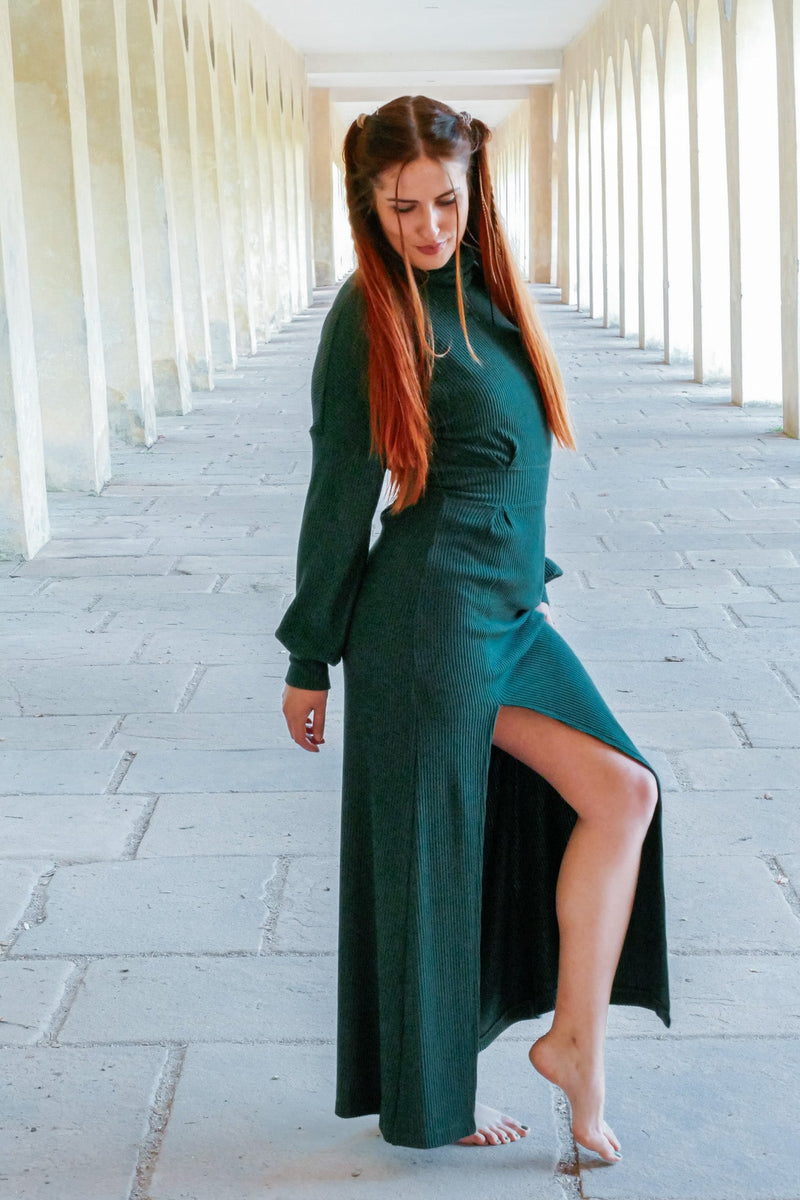 AILA Comfy Dress Deep Green – LENZING™ Viskose Oversized Winterkleid — Vivien Joy
