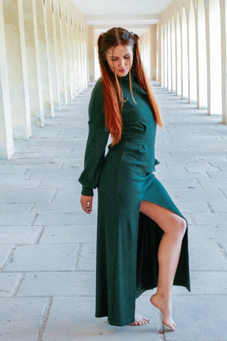 Warmes und kuscheliges Winterkleid mit Schlitz aus geripptem Stoff