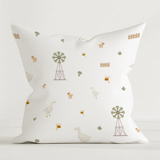 Dekokissen „Gänselein“ mit Gänsen und Bienchen, 100 % Baumwolle, 40×40 cm, ohne Füllung, wasserbasierte Farben – heitere Naturfreude für gemütliche Räume
