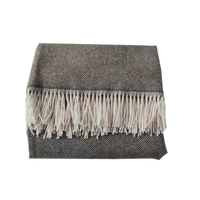 Villa Jade° Plaid – 100% Alpakahaar, 130x200 cm, Weiches Plaid mit graphischem Muster — Ansicht 5