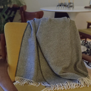 Villa Jade° Plaid – Weiches Alpakahaar | Natürlich | Langlebig