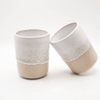 Becherset Mixed – Steingut | Handgemacht | Beige & Weiß