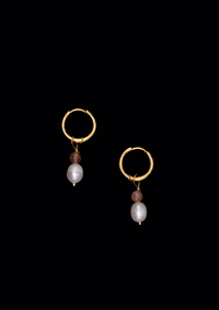 Kim Pearl Earrings – Freshwater Pearls | Handmade | Stainless Steel Hoops — Ansicht 1