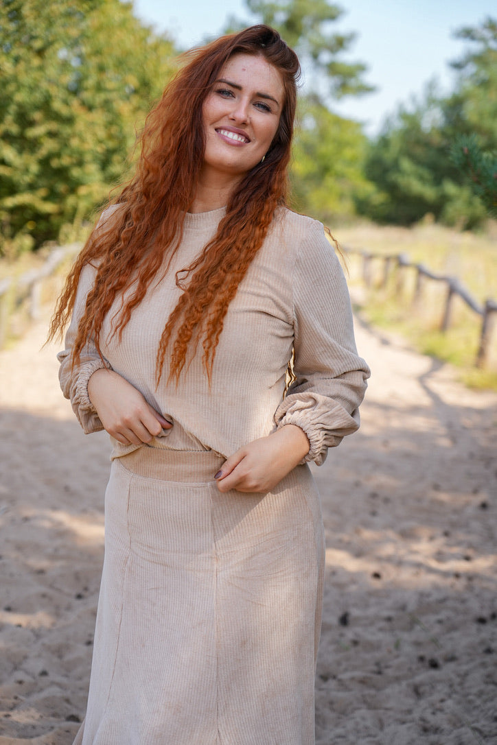 Marleen long sweater dune – hip-length sweater, balloon sleeves, organic cotton — Ansicht 5