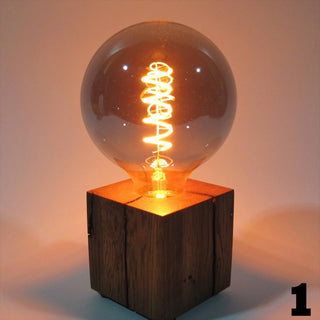 Skumring Nachttischlampe – Eichenholz Design | Handgefertigt | Dimmbares Licht