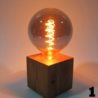 Skumring – Nachttischlampe aus Eichenholz | Handgefertigt | Dimmbare LED | Natürliches Design