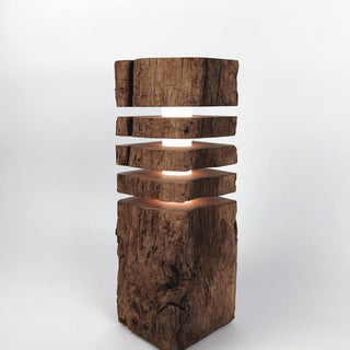 Torn 3 Stehlampe – Designerstück | recyceltes Holz | handgefertigt
