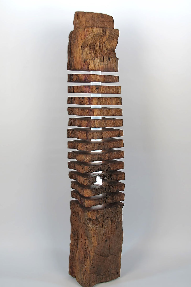 Torn 12 Stehlampe aus recyceltem Fachwerkholz – handgefertigt — Handworkz