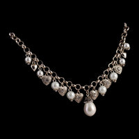 "Scharivari" Traditional Necklace with Pearl & Heart Pendants | Adjustable up to 50 cm — Ansicht 1