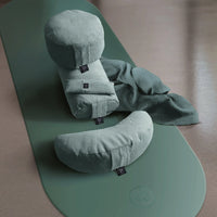 OM YA Yoga Bolster Möbelkord Handgefertigt Dinkelfüllung 60 cm — Ansicht 2