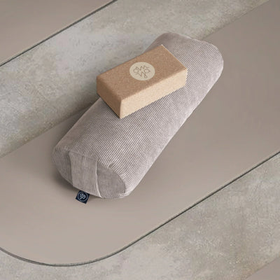 OM YA Yoga Bolster Möbelkord handgefertigt Dinkelspelz 60 cm