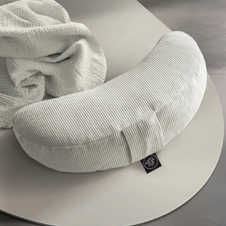 OM YA Design Halbmondkissen – Möbelkord | Dinkelfüllung | Handgefertigt