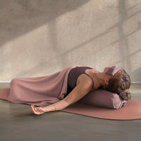 OM YA Design Shavasana Decke Blush Musselin doppellagig OEKO-TEX Baumwolle — Ansicht 2