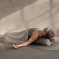 OM YA Design Shavasana Decke – Musselin Baumwolle handgefertigt 180×130 cm — Ansicht 3